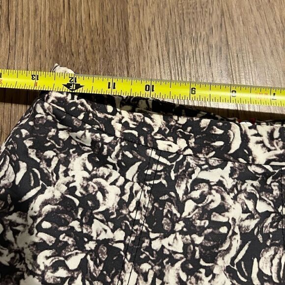 Club Monaco Tavie Floral Flare Mini Skirt. Size 00 - Picture 7 of 9